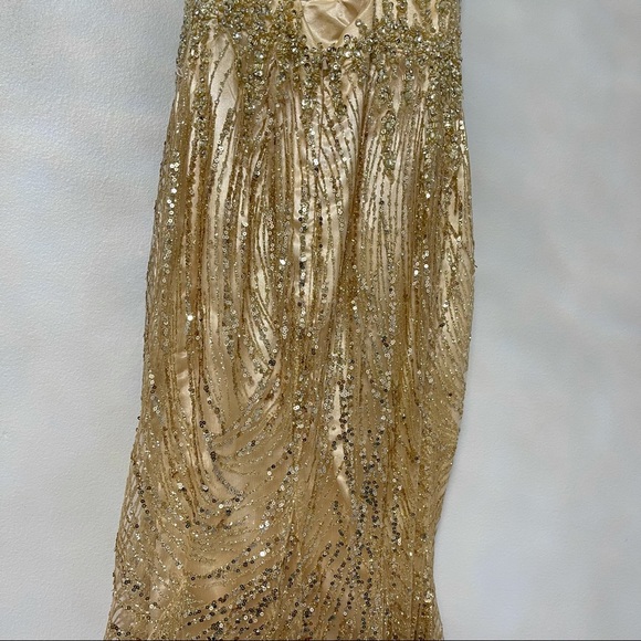 # Mac Duggal Light Gold Embellished Sequin Halter Neck Cross Back Gown - Picture 12 of 17
